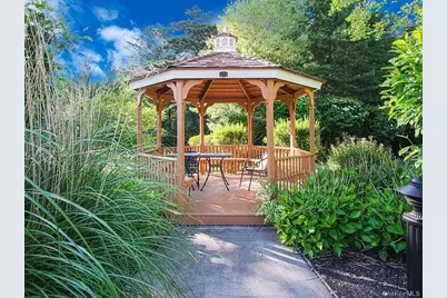 39 Quail Court, Manorville, NY 11949 - Photo 19