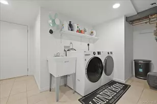 739 Dogwood Ave, West Hempstead, NY 11552 - Photo 27