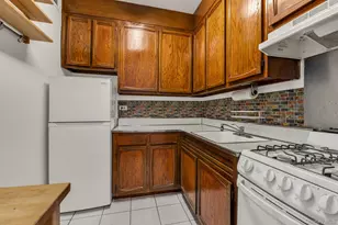 70-25 Yellowstone Blvd, Forest Hills, NY 11375 - Photo 11
