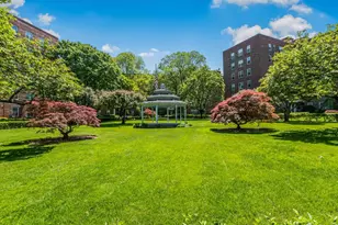 230 Pelham Rd, New Rochelle, NY 10805 - Photo 23