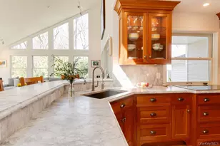 8 Waterview Ln, Setauket, NY 11733 - Photo 19