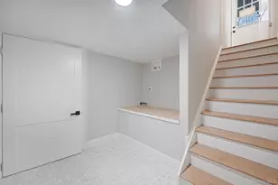 130 Hollywood Dr, Oakdale, NY 11769 - Photo 19