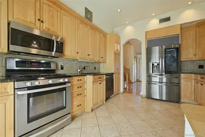 14 Millpond Street, Jericho, NY 11753 - Photo 11