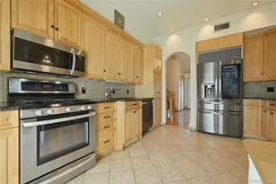 14 Millpond St, Jericho, NY 11753 - Photo 11