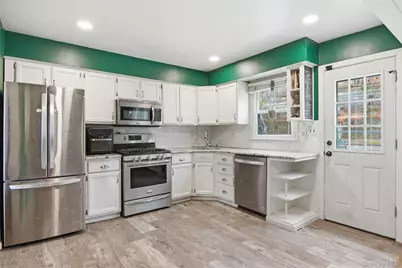 14 Narcissus Road, Rocky Point, NY 11778 - Photo 13