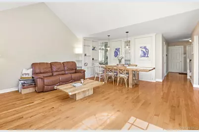 1004 Kensington Way, Mount Kisco, NY 10549 - Photo 7