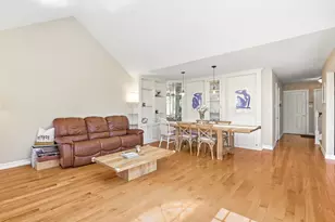 1004 Kensington Way, Mount Kisco, NY 10549 - Photo 7