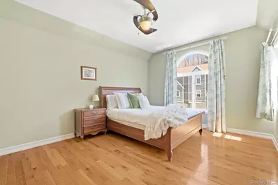 1004 Kensington Way, Mount Kisco, NY 10549 - Photo 9