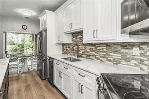 99 Carriage Ln, Plainview, NY 11803 - Photo 13