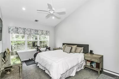 99 Carriage Lane, Plainview, NY 11803 - Photo 17