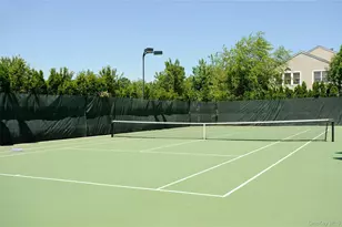 99 Carriage Ln, Plainview, NY 11803 - Photo 33