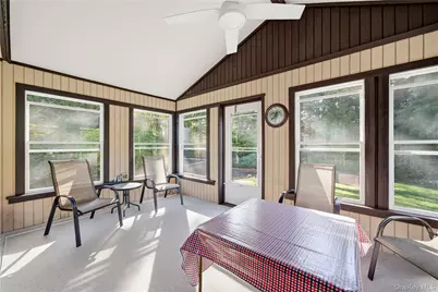 334 Edgewood Avenue, Smithtown, NY 11787 - Photo 21