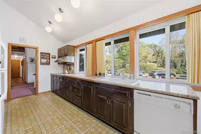 334 Edgewood Avenue, Smithtown, NY 11787 - Photo 13