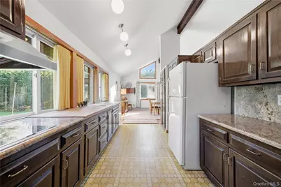 334 Edgewood Avenue, Smithtown, NY 11787 - Photo 9