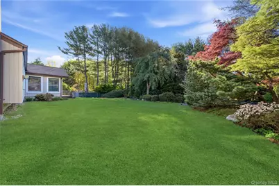 334 Edgewood Avenue, Smithtown, NY 11787 - Photo 45