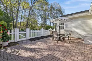 1302 Baltusrol Blvd, Riverhead, NY 11901 - Photo 19