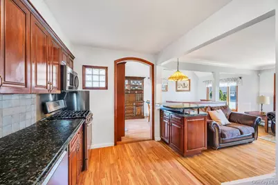 398 33rd Street, Lindenhurst, NY 11757 - Photo 21