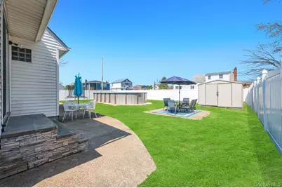 398 33rd Street, Lindenhurst, NY 11757 - Photo 5