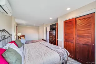 398 33rd St, Lindenhurst, NY 11757 - Photo 25