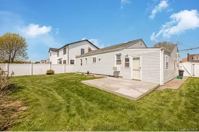 3866 Hudson Avenue, Seaford, NY 11783 - Photo 27
