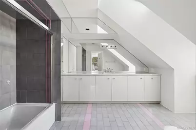 92 Old House Lane, Sands Point, NY 11050 - Photo 15