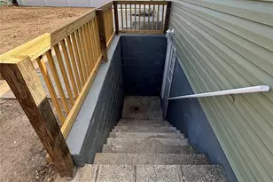 21 Pinetop Dr, Central Islip, NY 11722 - Photo 9