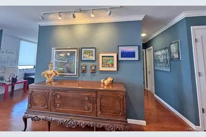 27110 Grand Central Parkway #24R, Floral Park, NY 11005 - Photo 7