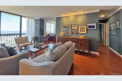 27110 Grand Central Parkway #24R, Floral Park, NY 11005 - Photo 5