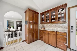 644 N Clinton Ave, Lindenhurst, NY 11757 - Photo 7