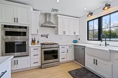 40 Bartley Lane, West Sayville, NY 11796 - Photo 11