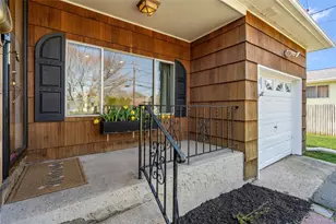 40 Bartley Ln, West Sayville, NY 11796 - Photo 3