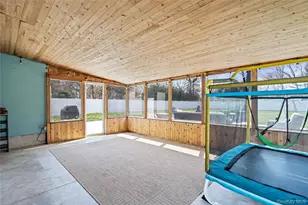 40 Bartley Ln, West Sayville, NY 11796 - Photo 23