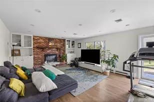 51 Convent Rd, Syosset, NY 11791 - Photo 17