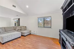 117 Scarlett Dr, Commack, NY 11725 - Photo 9