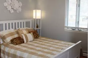 395 N Putnam Ave, Lindenhurst, NY 11757 - Photo 9