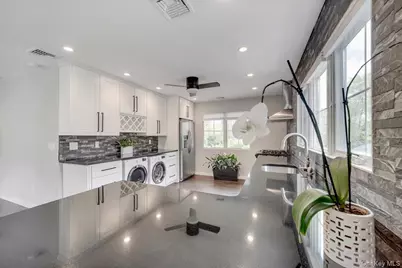 10 Sandhage Drive, Pearl River, NY 10965 - Photo 11