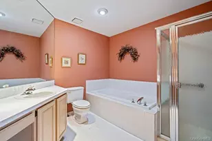 62 Mystic Cir, Bay Shore, NY 11706 - Photo 21