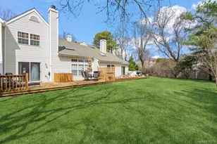 62 Mystic Cir, Bay Shore, NY 11706 - Photo 27