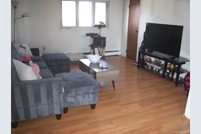 1053 Lorraine Drive, Franklin Square, NY 11010 - Photo 9