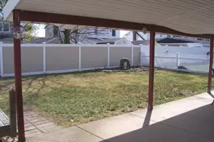 1053 Lorraine Dr, Franklin Square, NY 11010 - Photo 13