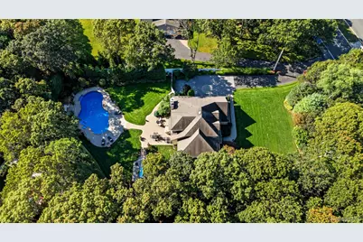 21 E Moriches Riverhead Road, East Moriches, NY 11940 - Photo 9