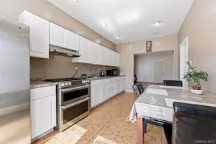 116 Oak Ave, Hempstead, NY 11550 - Photo 9