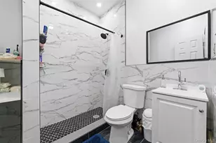 116 Oak Ave, Hempstead, NY 11550 - Photo 13