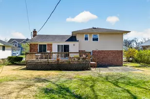 42 Edna Dr, Syosset, NY 11791 - Photo 13