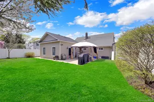 8 Carlton Dr, Massapequa, NY 11758 - Photo 25