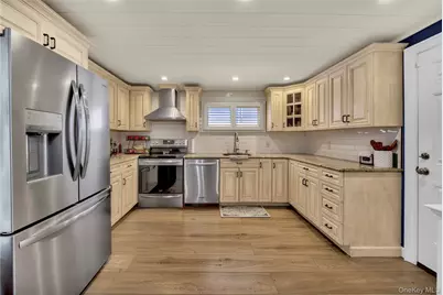 8 Carlton Drive, Massapequa, NY 11758 - Photo 5