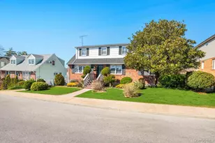 1308 C St, Elmont, NY 11003 - Photo 3