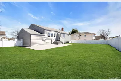 258 E 5th Street, Deer Park, NY 11729 - Photo 39