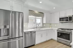 258 E 5th St, Deer Park, NY 11729 - Photo 27