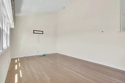 258 E 5th Street, Deer Park, NY 11729 - Photo 19